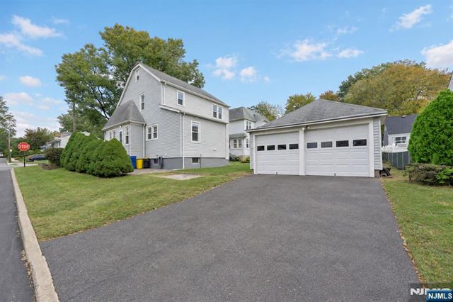 88 Lindbergh Boulevard, Teaneck, NJ 07666