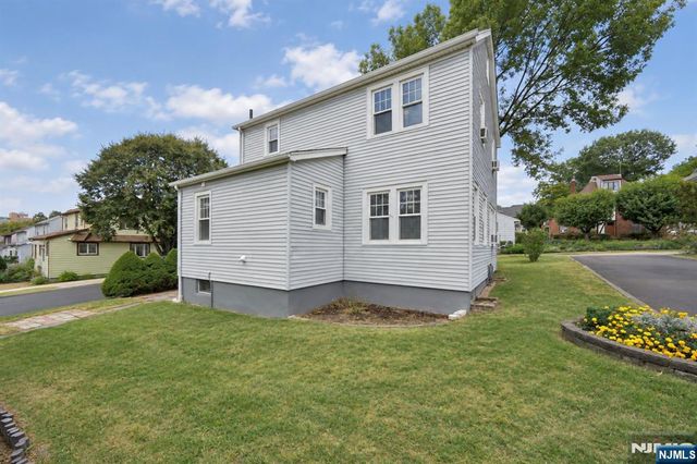 88 Lindbergh Boulevard, Teaneck, NJ 07666