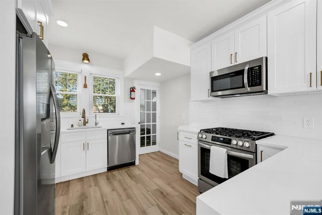 88 Lindbergh Boulevard, Teaneck, NJ 07666