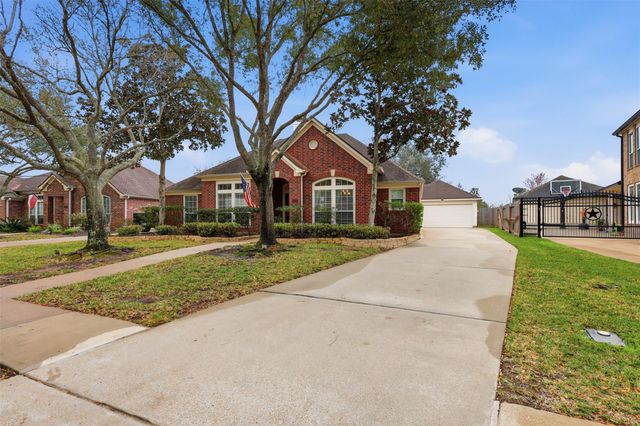 2912 Autumn Creek Drive, Friendswood, TX 77546