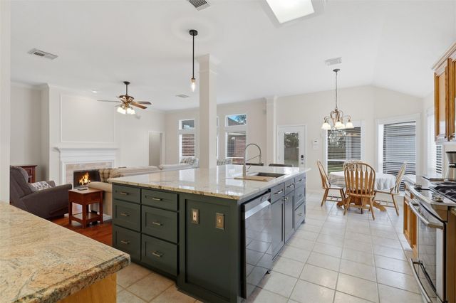 2912 Autumn Creek Drive, Friendswood, TX 77546