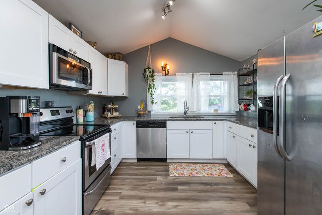3691 N Us 421, Whitestown, IN 46075