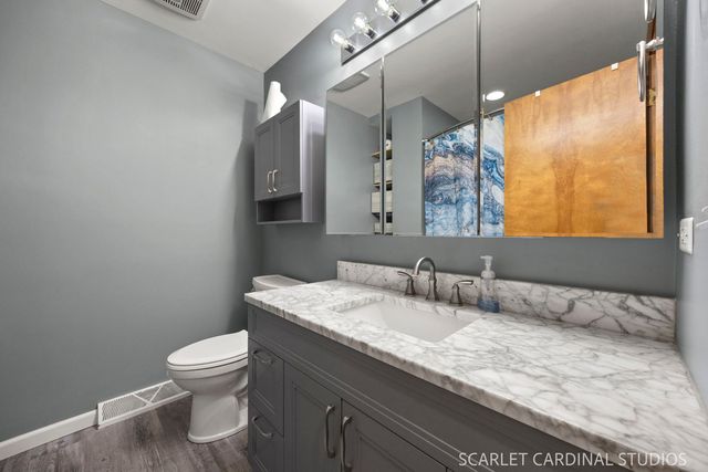 21030 S Ron Lee Drive, Shorewood, IL 60404