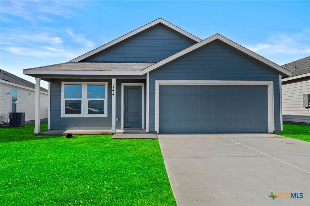 744 Horsetail Lane, New Braunfels, TX 78132