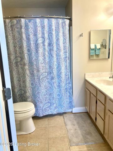 1 Riverpointe Plaza APT 517, Jeffersonville, IN 47130
