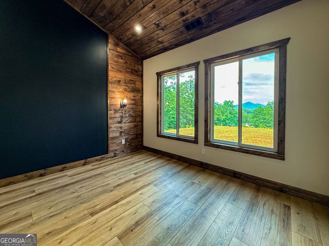 402 Lovelace Road, Clarkesville, GA 30523