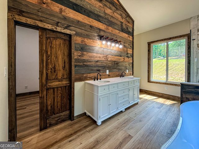 402 Lovelace Road, Clarkesville, GA 30523