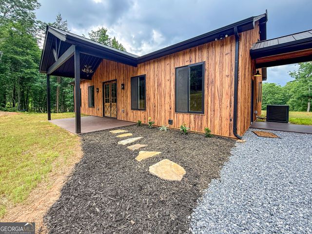 402 Lovelace Road, Clarkesville, GA 30523