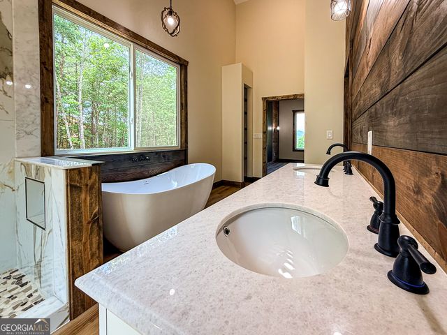 402 Lovelace Road, Clarkesville, GA 30523