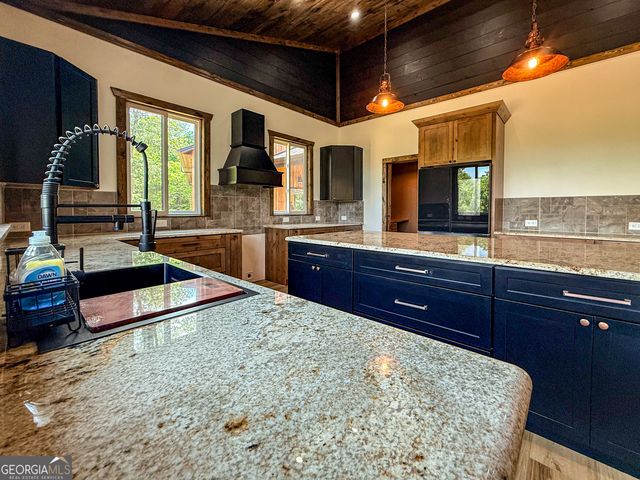 402 Lovelace Road, Clarkesville, GA 30523