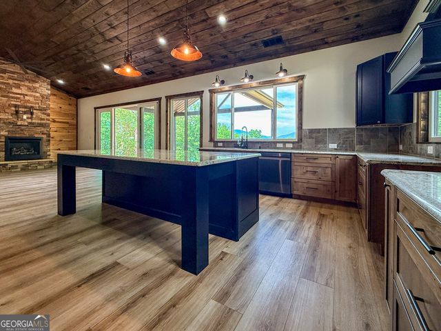 402 Lovelace Road, Clarkesville, GA 30523