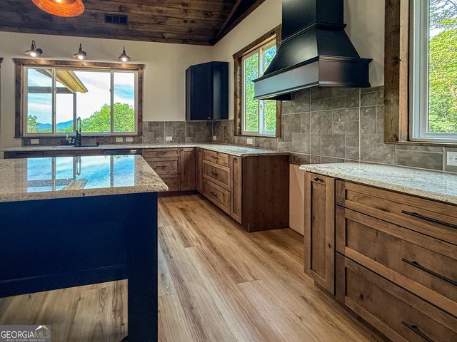 402 Lovelace Road, Clarkesville, GA 30523