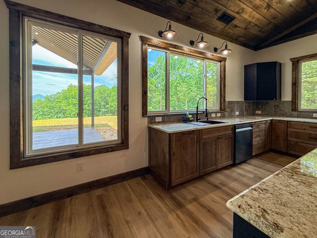 402 Lovelace Road, Clarkesville, GA 30523