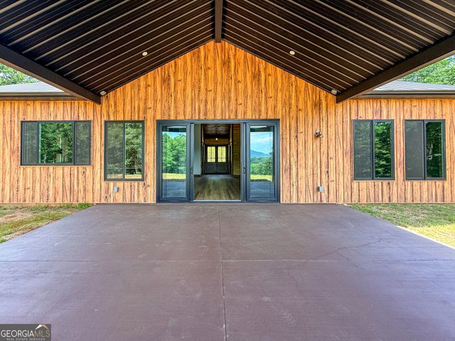 402 Lovelace Road, Clarkesville, GA 30523