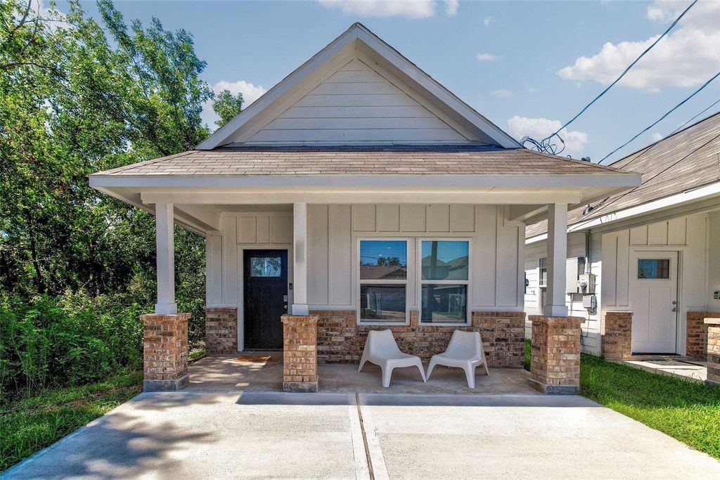 9816 Masterson Street, Houston, TX 77029