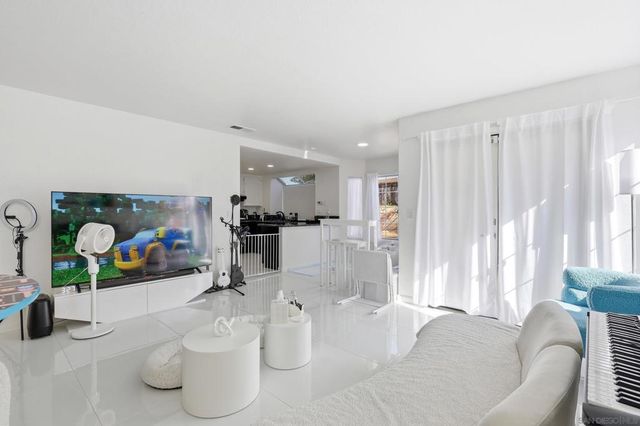 624 Diamond Dr., Chula Vista, CA 91911