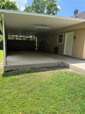 1005 E Main Street, Tomball, TX 77375
