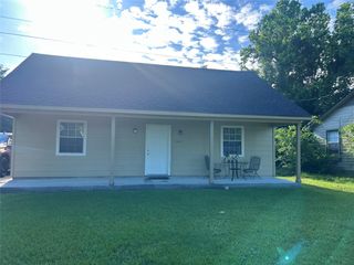1005 E Main Street, Tomball, TX 77375