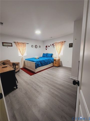 1027 Farmer St, Petersburg, VA 23803