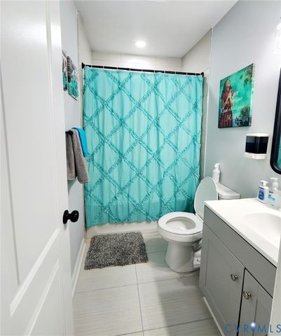 1027 Farmer St, Petersburg, VA 23803