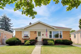 1650 Mayfair Avenue, Westchester, IL 60154