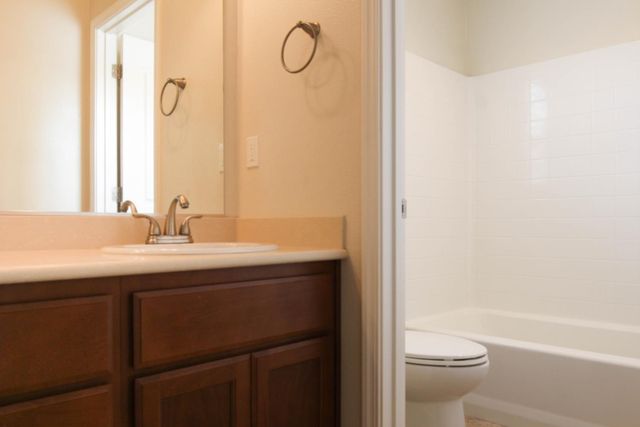 1817 Thomas Ct, Modesto, CA 95355
