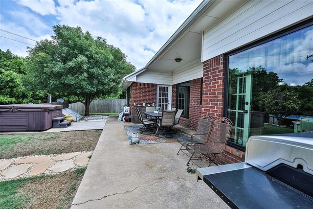 1301 SW 121st Place, Oklahoma City, OK 73170