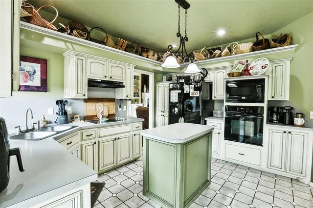1301 SW 121st Place, Oklahoma City, OK 73170
