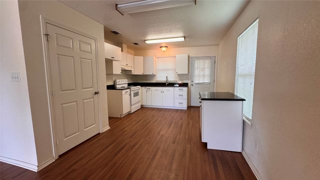 3203 Echo Trail, Granbury, TX 76049
