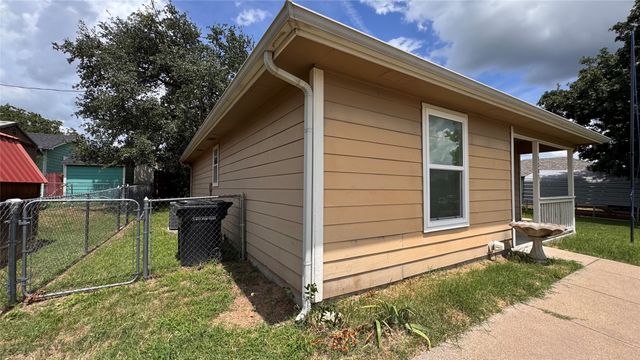 3203 Echo Trail, Granbury, TX 76049