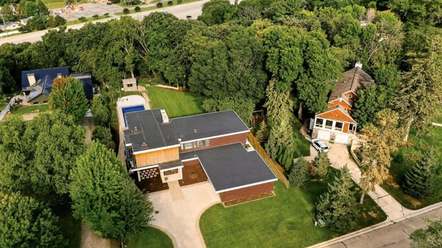 1061 Plummer Lane SW, Rochester, MN 55902