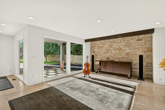 1061 Plummer Lane SW, Rochester, MN 55902