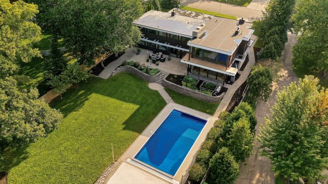 1061 Plummer Lane SW, Rochester, MN 55902