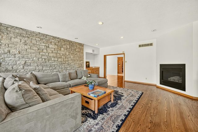 1061 Plummer Lane SW, Rochester, MN 55902