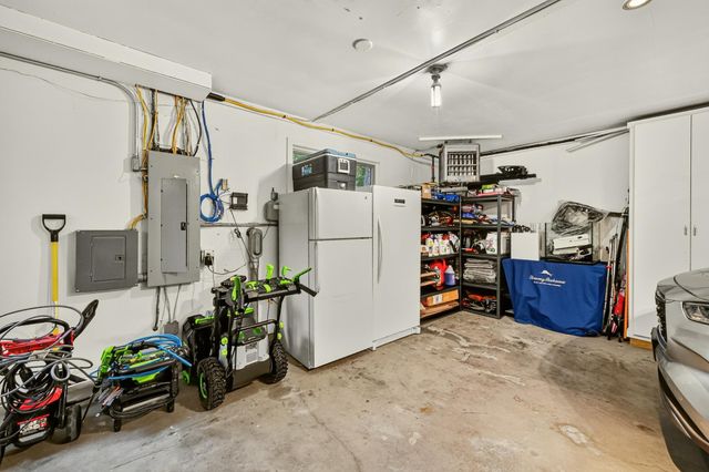1061 Plummer Lane SW, Rochester, MN 55902