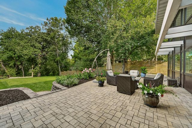 1061 Plummer Lane SW, Rochester, MN 55902