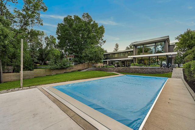1061 Plummer Lane SW, Rochester, MN 55902