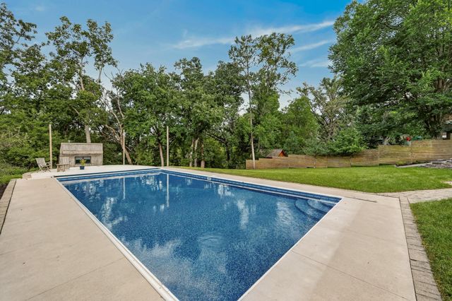 1061 Plummer Lane SW, Rochester, MN 55902