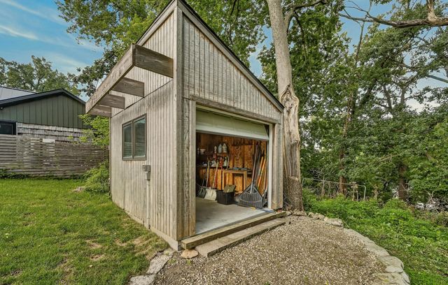 1061 Plummer Lane SW, Rochester, MN 55902