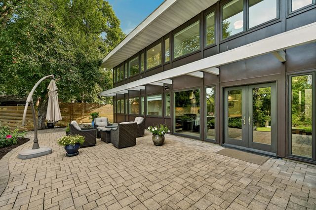 1061 Plummer Lane SW, Rochester, MN 55902