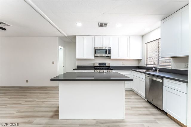 6437 Delphinium Avenue, Las Vegas, NV 89108