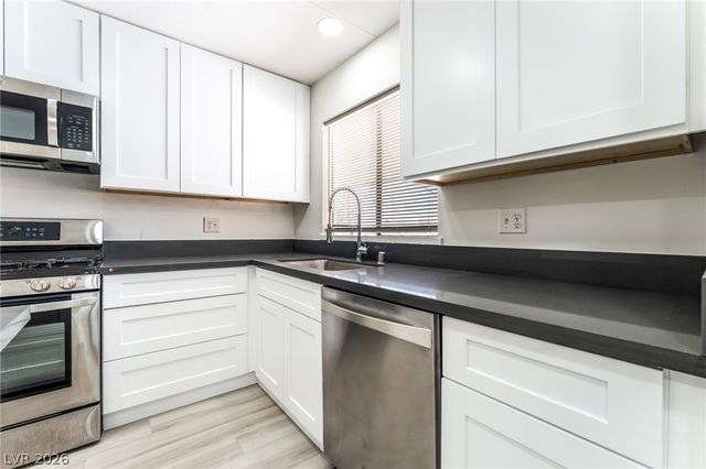 6437 Delphinium Avenue, Las Vegas, NV 89108