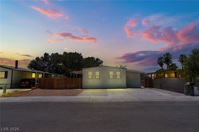 6437 Delphinium Avenue, Las Vegas, NV 89108