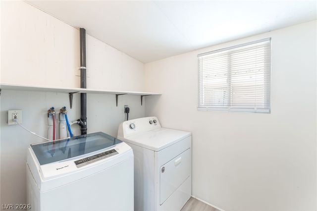 6437 Delphinium Avenue, Las Vegas, NV 89108
