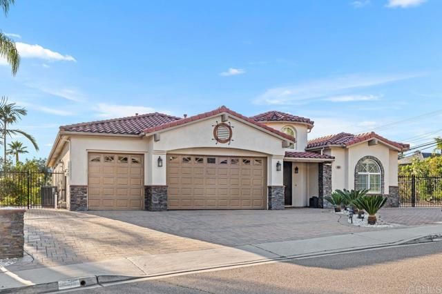 688 Sandra Lane, El Cajon, CA 92019