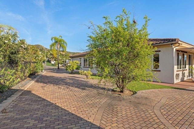 688 Sandra Lane, El Cajon, CA 92019