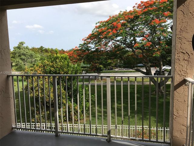 15780 SW 106th Terrace 306, Miami, FL 33196