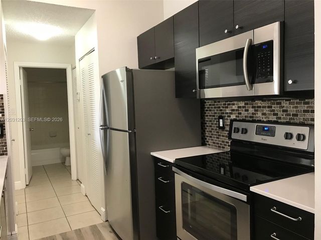 15780 SW 106th Terrace 306, Miami, FL 33196
