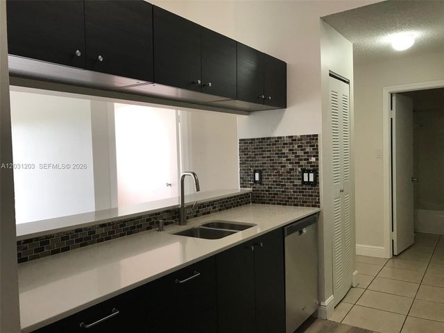 15780 SW 106th Terrace 306, Miami, FL 33196