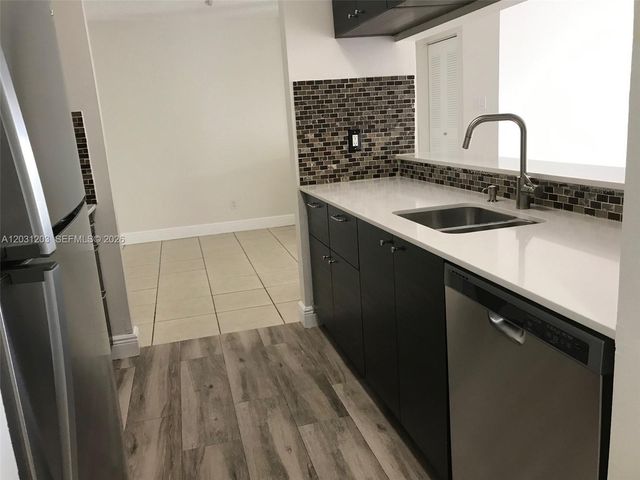 15780 SW 106th Terrace 306, Miami, FL 33196